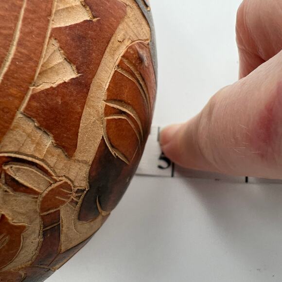 Vintage Hand Carved Peruvian Gourd Box Folk Art Llama Farmer Trinket Artisan - Picture 8 of 9